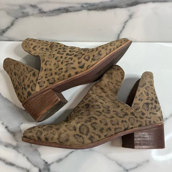 Coconuts by Matisse | Women's Leopard Distressed Leather Pronto Booties Sz 6 - Picture 6 of 7